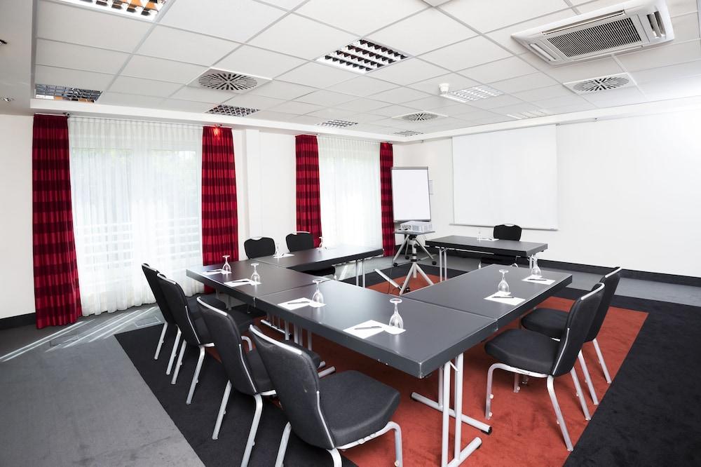 Dorint An Den Westfalenhallen Hotel 4*